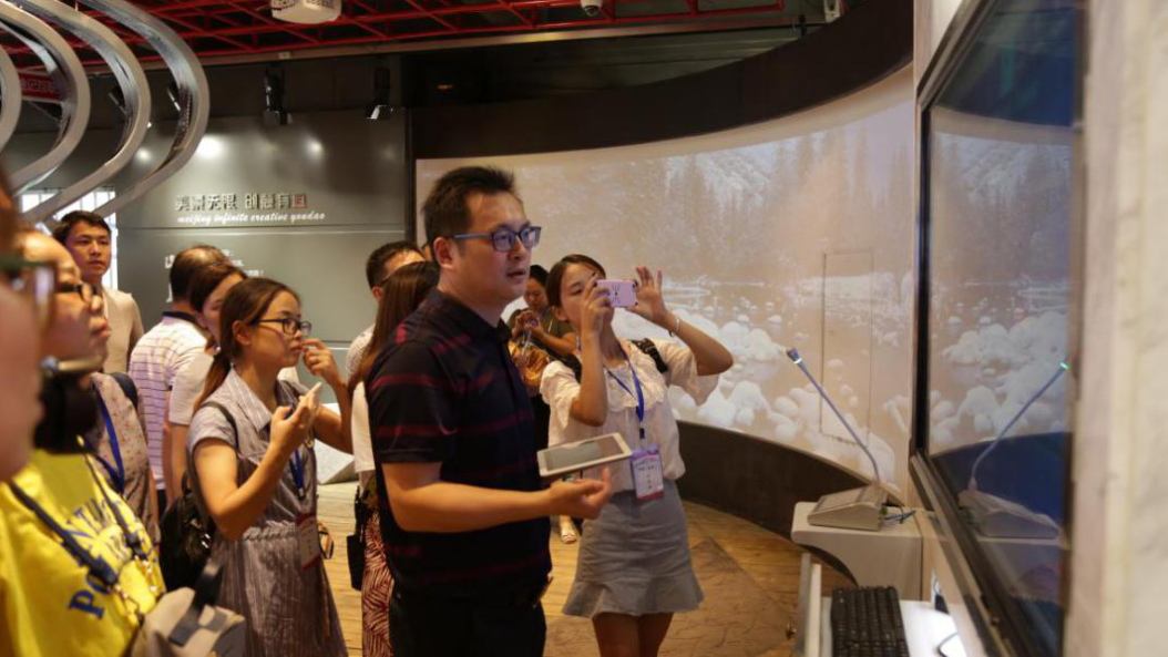 共话校园文化建设，共助校企联盟合作